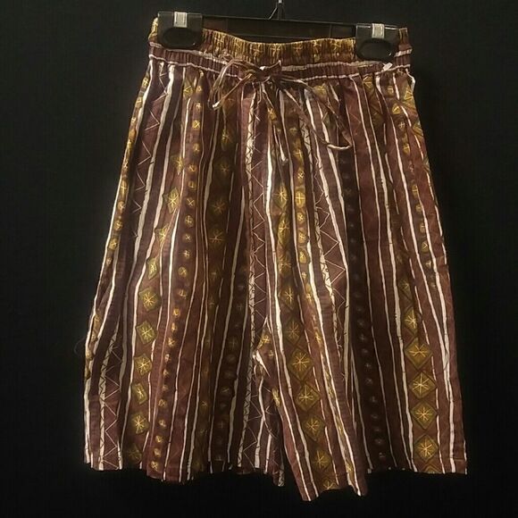 GIRLS FULL ELASTIC WAIST BERMUDA SHORT SMALL - Picture 1 of 4